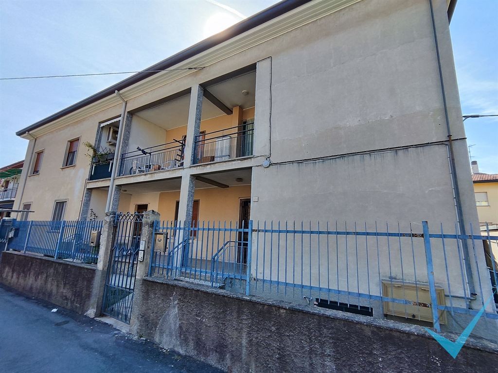Tre locali con cucina abitabile box e cantina, Libero Subito