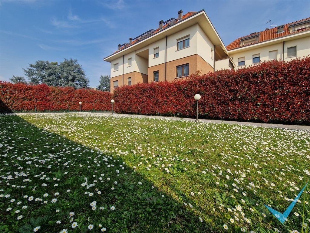 Limbiate-Trilocale con giardino privato e taverna